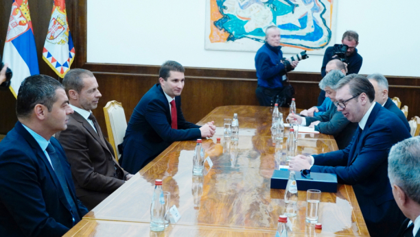 Aleksandar Vučić se sastao sa predsednikom UEFA Čeferinom