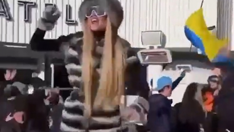 DOK NJIHOVI SUNARODNICI GINU, ONI SE BAHATE! Ukrajinci pobesneli zbog snimaka