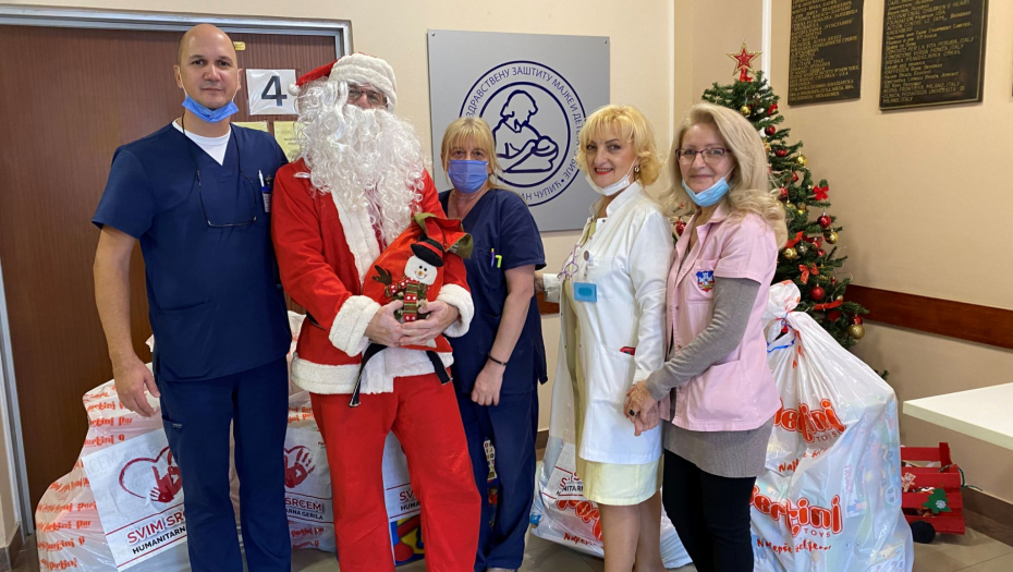 MAXBET DONIRAO NOVOGODIŠNJE PAKETIĆE I MEDICINSKU OPREMU