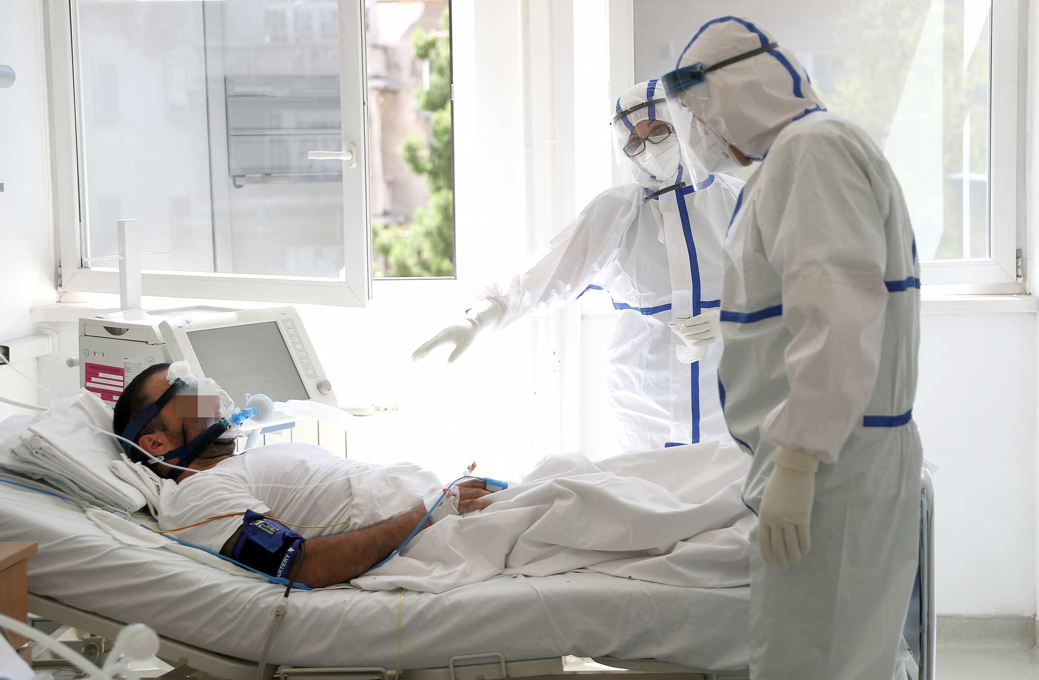 POJAVILA SU SE DVA SOJA KORONE Već je reagovala SZO, izdata uputstva za lečenje zaraženih