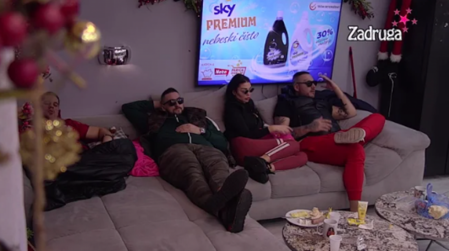 CAR ŽESTOKO NAPAO MAJU ZBOG MILICE Uputio joj JEZIVE PRETNJE, Marinkovićeva ZANEMELA