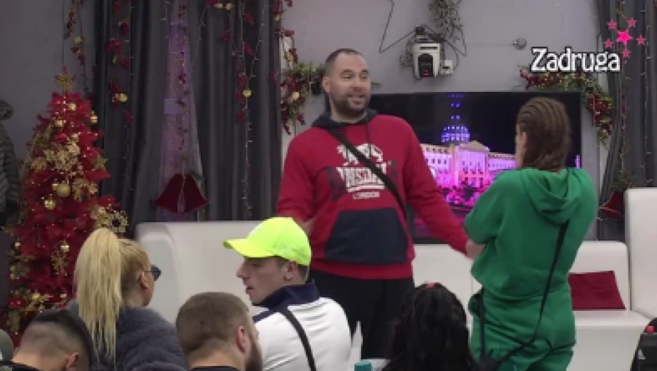 TOTALNO JE RASKRINKAO Zvezdan Slavnić otkrio šok detalje, video je Anu Spasojević kako se ljubi sa nekim zadrugarom?