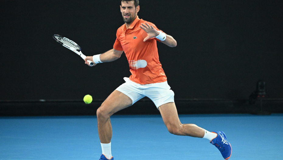 KAKAV TRENING NOVAKA U MELBURNU Ogroman broj navijača došao da podrži Noleta pred pohod na novu titulu (VIDEO)