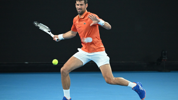 KAKAV TRENING NOVAKA U MELBURNU Ogroman broj navijača došao da podrži Noleta pred pohod na novu titulu (VIDEO)