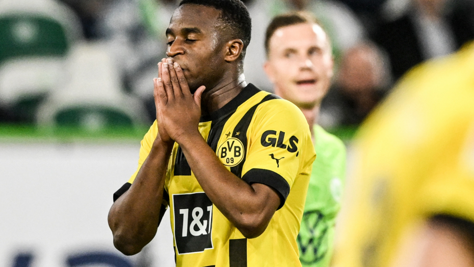 NEVIĐENI SKANDAL U SVETU FUDBALA Poznati igrač lažirao godine, ima dve majke, dva oca i dva datuma rođenja