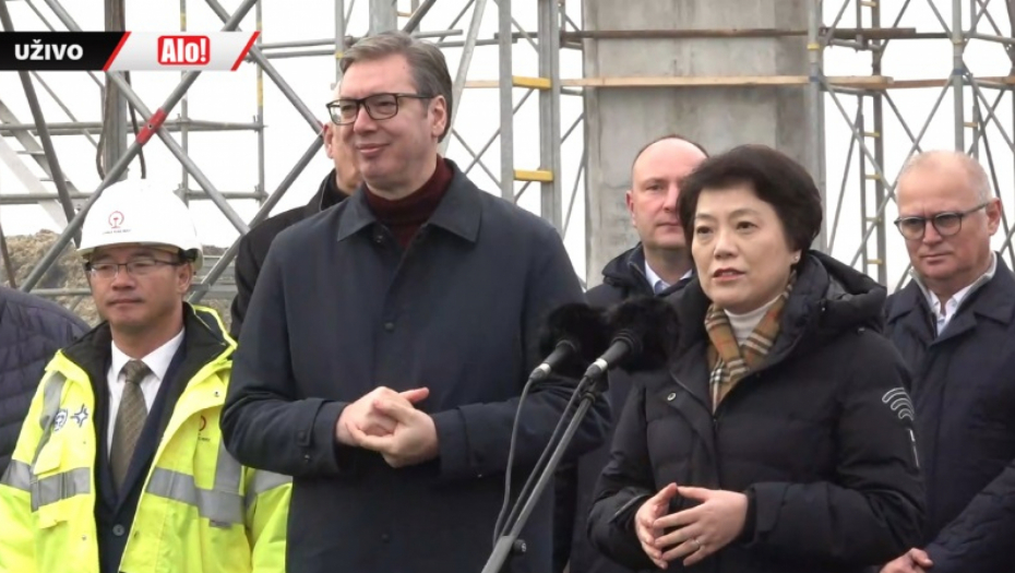VUČIĆ OBIŠAO RADOVE NA IGRADNJE BRZE PRUGE 