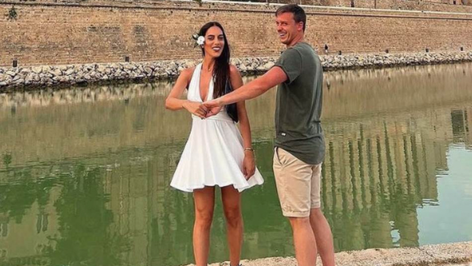 POMEŠALA MUŽA SA NJEGOVIM BRATOM BLIZANCEM NA VENČANJU! O ovom pehu Marije Egelje se do sada nije znalo, ovo su svi detalji! (FOTO)