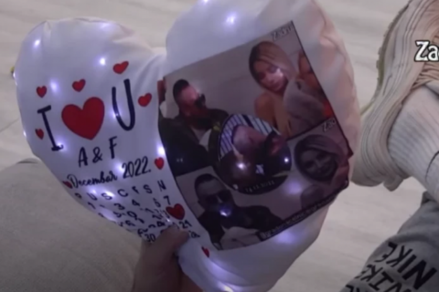 LEPA JE! Car zapanjeno gledao u fotografiju Aleksandre, Maja odmah krenula da drami (FOTO)