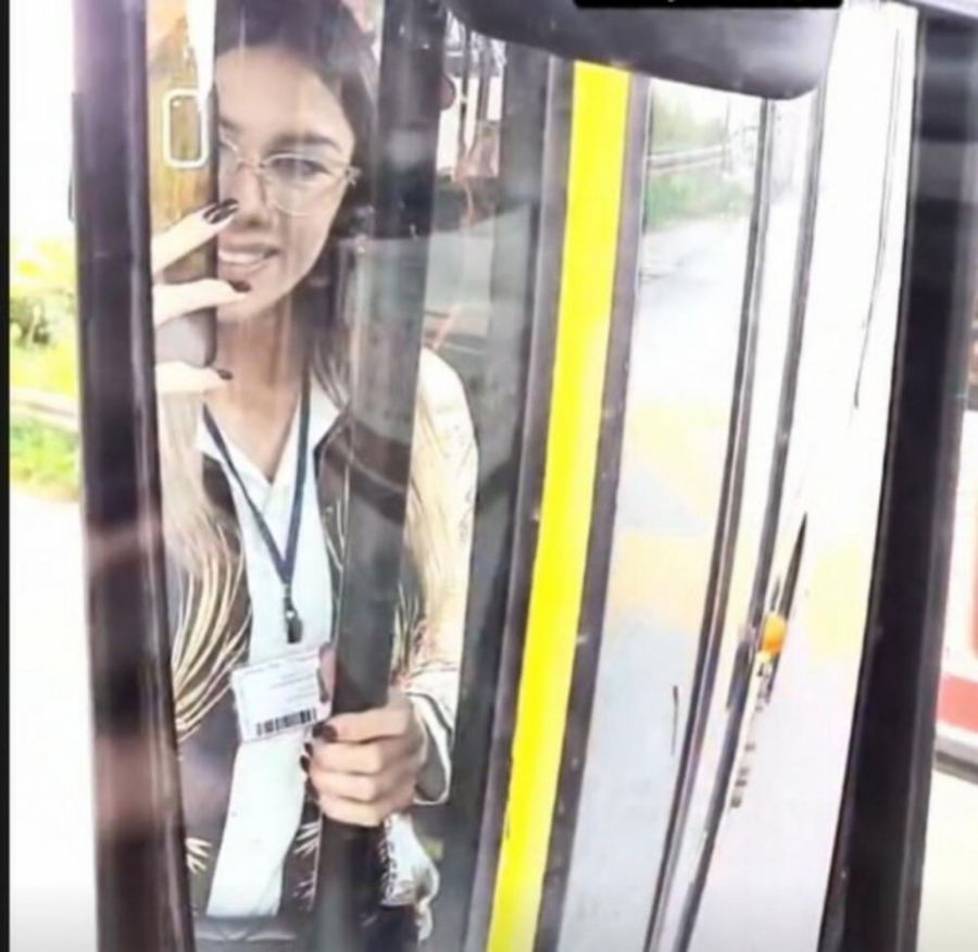 BILA JE UČESNICA RIJALITIJA, ZAVELA 53 GODINA STARIJEG DEDU Postala ljubavnica Ivanu Gavriloviću, a evo šta danas radi Milijana Bogdanović, ŠOKANTNO! (FOTO)