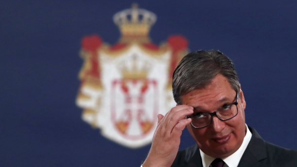 LJUDI, ŠTA PRIČA OVA OSOBA? Najluđa optužba na račun predsednika Srbije do sada!
