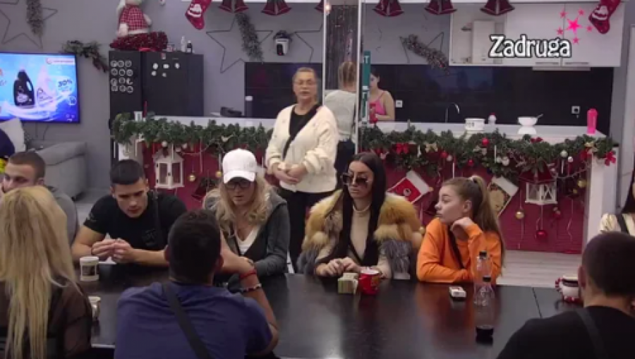 MARIJA KULIĆ IZREŠETALA ALEKSANDRU I MAJU Dokrajčila ih zbog LAKOG MORALA, a onda se osvrnula na njihovu budućnost, Nikolićeva POŠIZELA