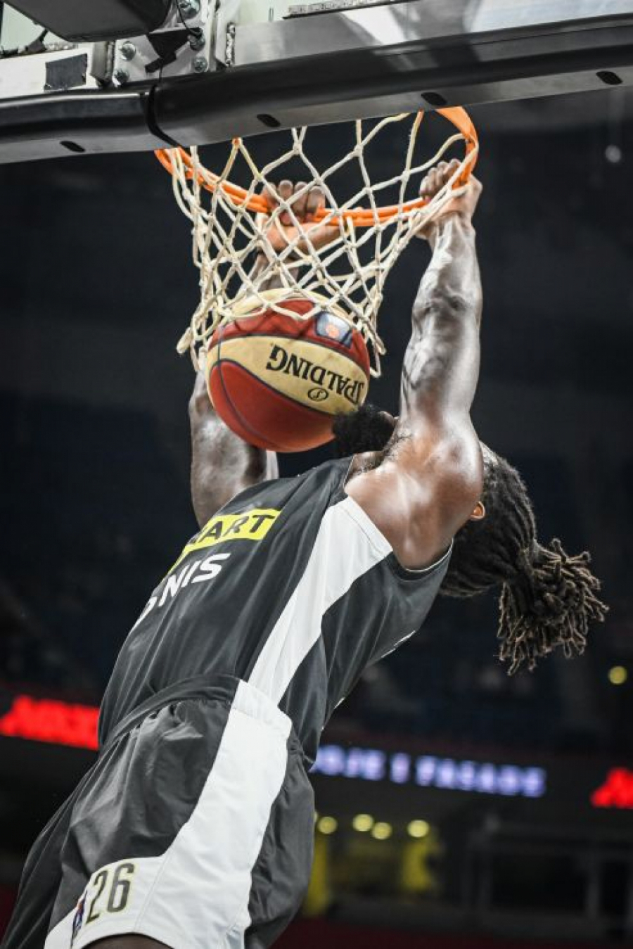 PARNI VALJAK SAMLEO MZT Partizan pružio brutalnu partiju protiv ekipe iz Skoplja, ubacio preko 100 poena za 50+ i novu pobedu u ABA ligi