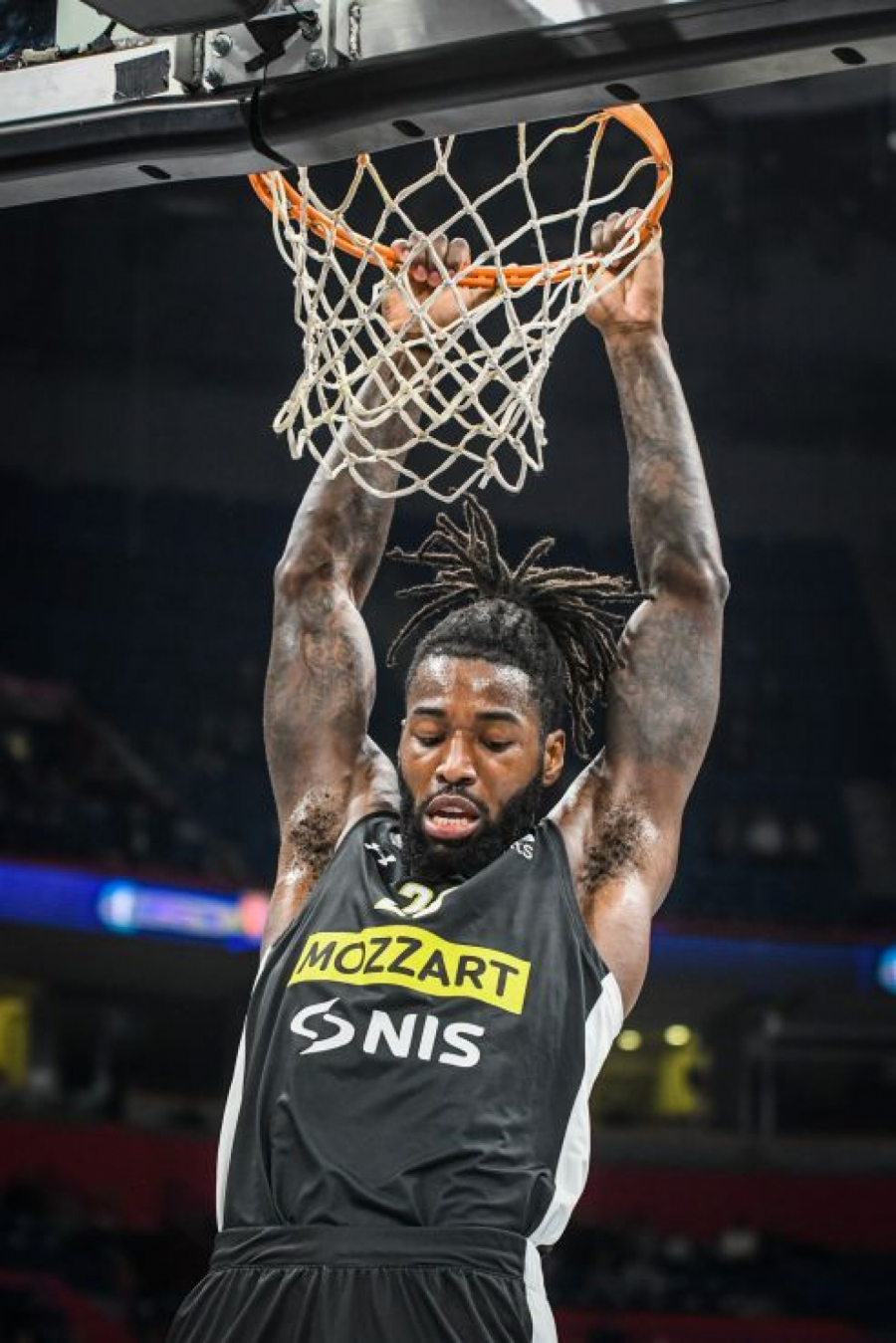 PARNI VALJAK SAMLEO MZT Partizan pružio brutalnu partiju protiv ekipe iz Skoplja, ubacio preko 100 poena za 50+ i novu pobedu u ABA ligi