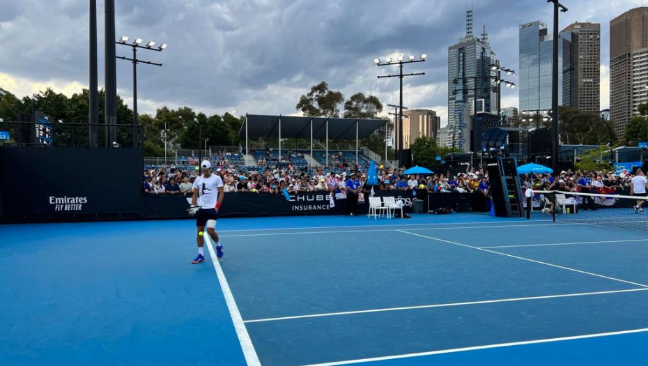 AUSTRALIJAN OPEN - DRUGI DAN Šampionski povratak Novaka, ludnica nastala posle njegovog meča, poznato i stanje Đokovićeve povrede