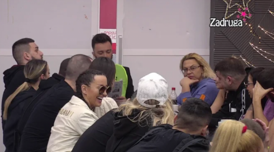 POČEO JE TEST Darko počeo da postavlja pitanja Zoli za vozački ispit, Čolić van sebe