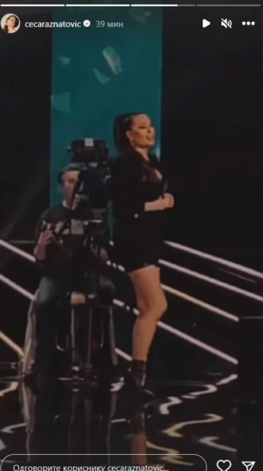 IKONA STILA Ceca se pojavila na snimanju emisije u ovoj odevnoj kombinaciji, svima zastao dah