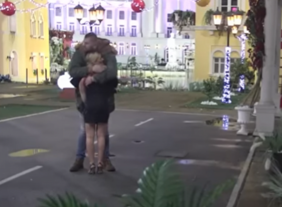 MAJA I JANJUŠ SE PREPUSTILI STRASTIMA Ona ga molila OVO DA RADI, nisu mogli da se suzdrže! (VIDEO)