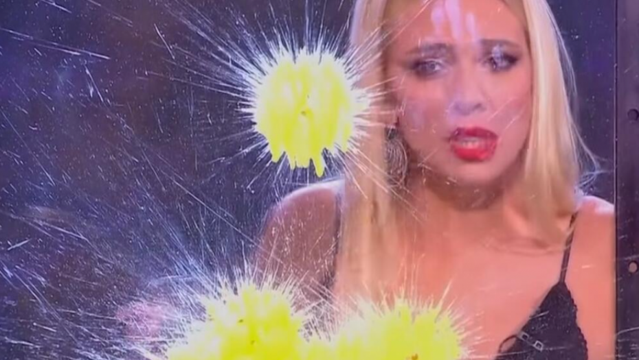 MALA OD SKANDALA: Milica Todorović napravila HAOS u emisiji, ISPOLIVALA VODITELJKU VINOM (FOTO)
