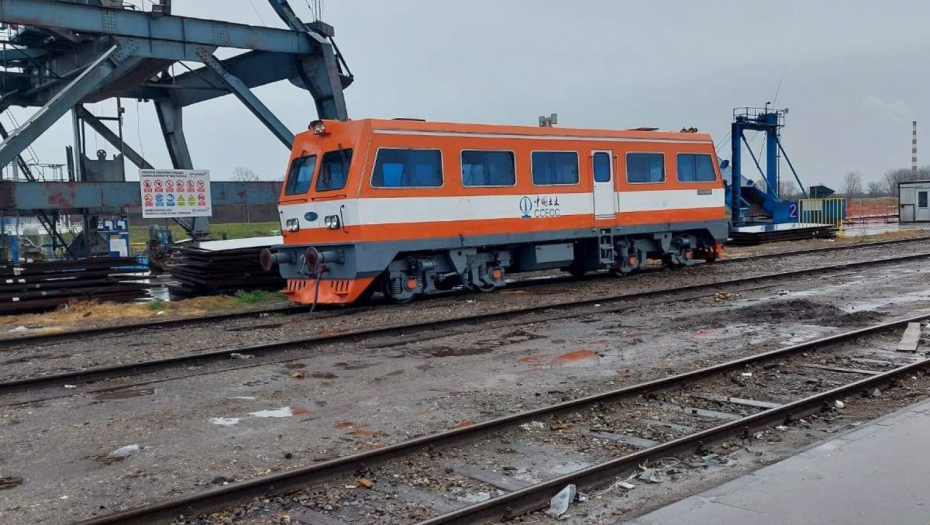 VESIĆ Ubrzava se izgradnja pruge Novi Sad – Subotica, stiglo 36 kineskih mašina i voznih sredstava za izvođenje radova