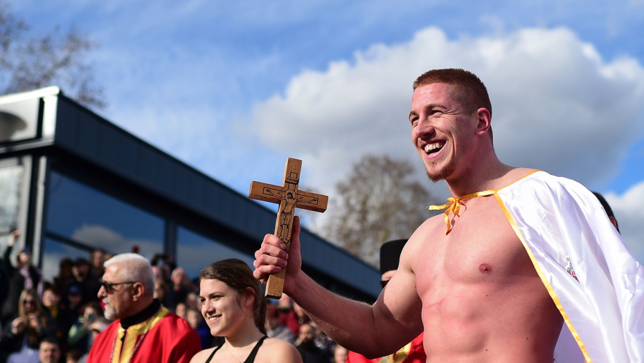 ZAVRŠENO PLIVANJE ZA ČASNI KRST U ZEMUNU Reprezentativac Srbije Dušan Novaković pobednik! (VIDEO)