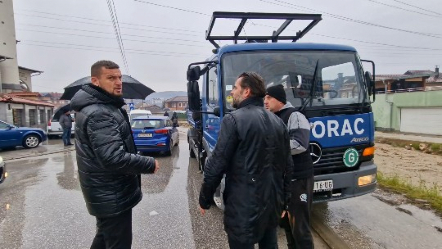 BORBA SA POPLAVAMA SE NASTAVLJA Proglašena vanredna situacija u Novom Pazaru gde je reka odnela dva muškarca: Skočio sam za ocem, ali je za tren nestao