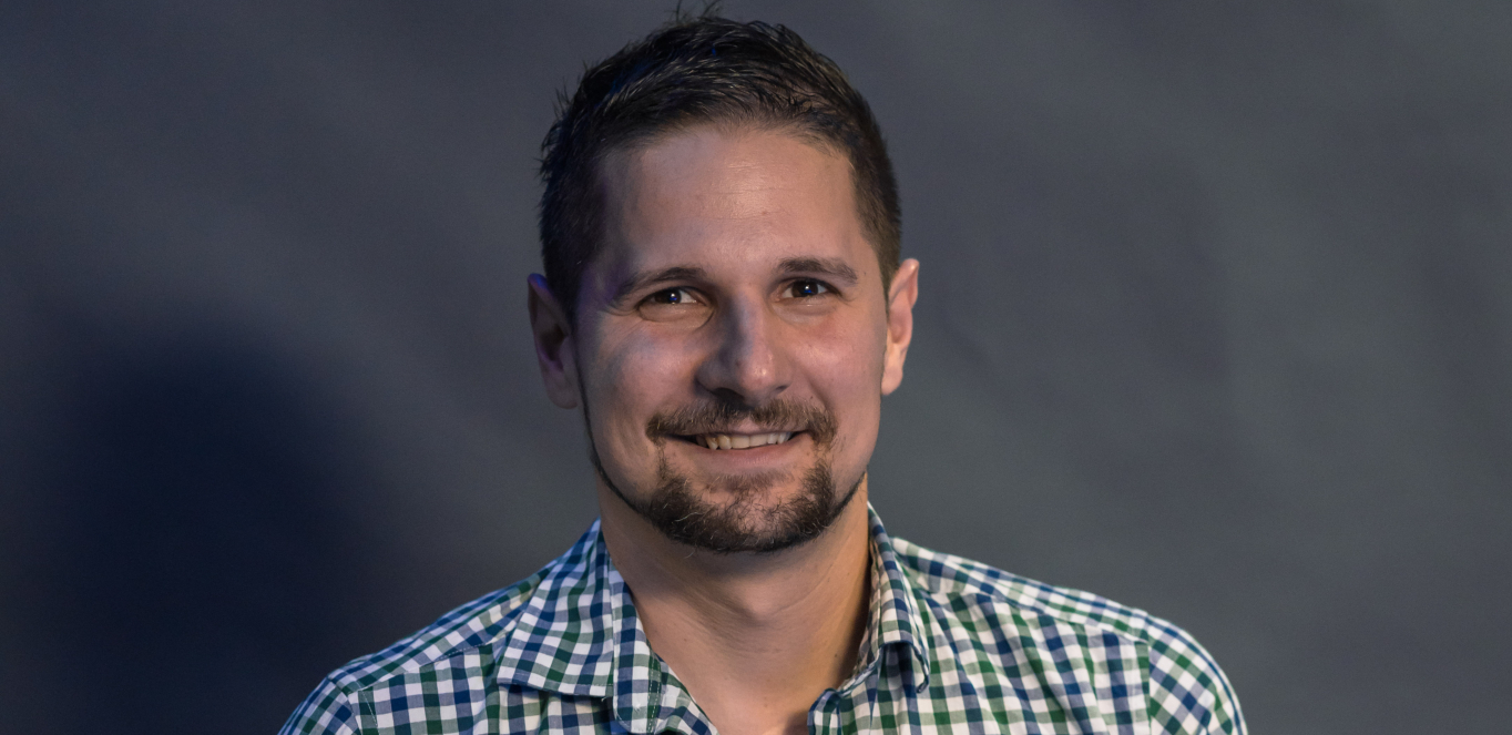 Intervju NIKOLA TRIŠIĆ IZ KRUŠEVAC GETA Privatno sam vedrog duha kao i u našim skečevima