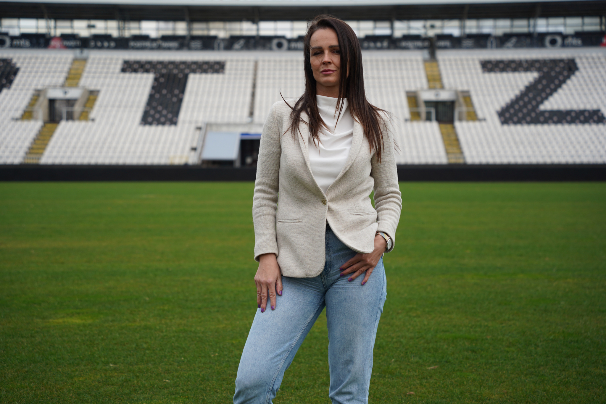 MIS SVETA ZBOG KOJE SU DRHTALI ZVEZDA I PARTIZAN Svetlana Bilić je ispisala istoriju srpskog fudbala, proglašena je najlepšom, a sada za 