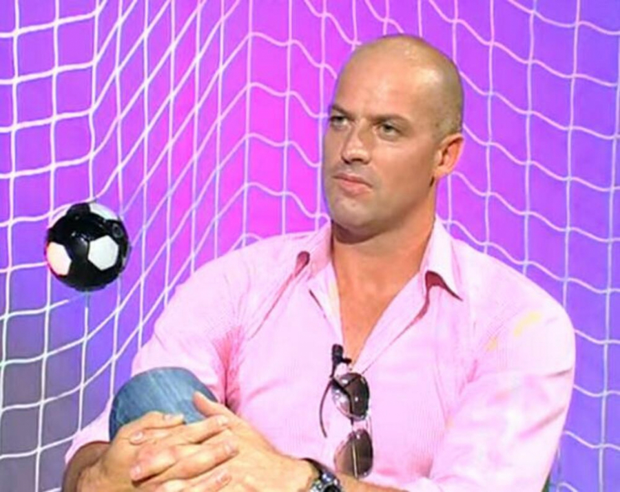 BIO JE SA POLA ESTRADE, A SADA JE U PENZIJI Šokantno kako danas izgleda PETAR KAPISODA, niko ne može da ga prepozna! (FOTO)