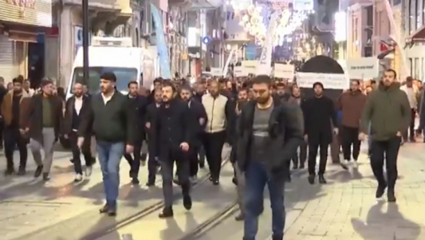 GORI SIMBOL ŠVEDSKE Ne smiruje se bes Turaka nakon paljenja Kurana u Stokholmu, protesti širom zemlje (VIDEO)