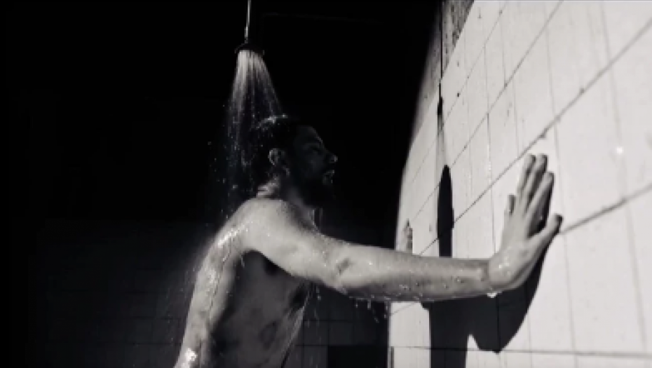 MILAN MARIĆ GO Skandalozne fotke kruže Internetom, glumac kao od majke rođen, SKANDAL! (FOTO 18+)