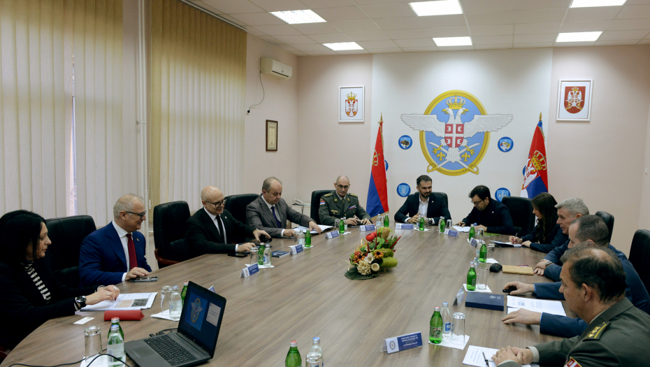 OŠTEĆENA U NATO AGRESIJI, SADA JOJ VRAĆAJU STARI SJAJ Vučević i Vesić o rekonstrukciji Komande Ratnog vazduhoplovstvstva i PVO