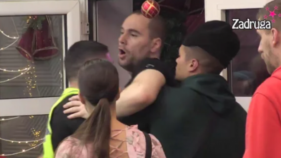 HAOS U ZADRUZI Zvezdan podivljao, ne može da ga savlada obezbeđenje PONOVO NASRNUO NA NECU