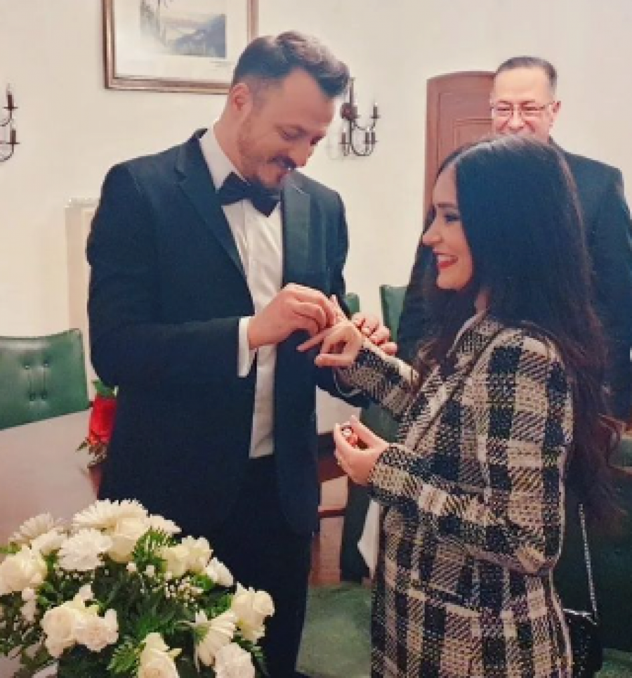 PEVAČEVA ŽENA JE NAKON RAZVODA BILA POTPUNO SLOMLJENA Manekenka se mučki borila sa DEPRESIJOM, on se ponovo oženio, a evo kako danas izgleda (FOTO)