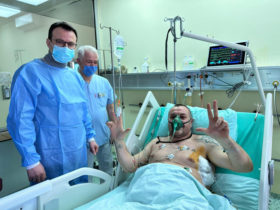 ROSU MALTRETIRA SRPSKI NAROD Direktor Kancelarije za KiM obišao ranjenog Miljana Delevića (FOTO/VIDEO)