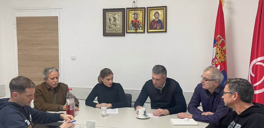 TZV. "PATRIOTE" NIKAKO DA NAUČE Sada žele još jednu javnu lekciju od predsednika Vučića