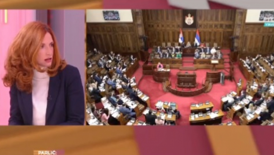 IZBAGATELISALI TEMOM KiM A KRIVE VUČIĆA DA NISU UPUĆENI Citirali Maju Berović i svađali se ko će gde da sedi - naravno da nisu upućeni! (VIDEO)