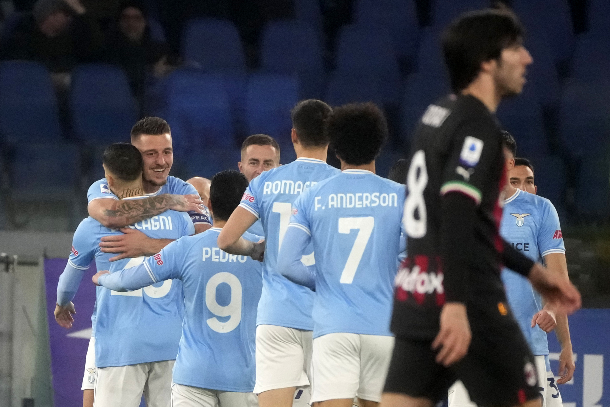 ZANIMLJIV TRANSFER NA POMOLU Srbin napušta Lacio, ali ostaje u Italiji - menja Hrvata u novom klubu