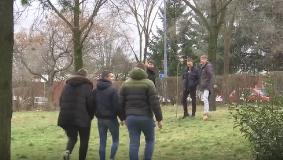 NOVE KAZNE U SRPSKIM ŠKOLAMA! Ognjen i Todor su bežali sa časova, a sada ih bole ruke!