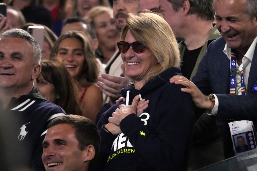 DIJANA ĐOKOVIĆ PROMENILA VERU Novakova majka dobila novo ime, otkrila šta ju je navelo na to