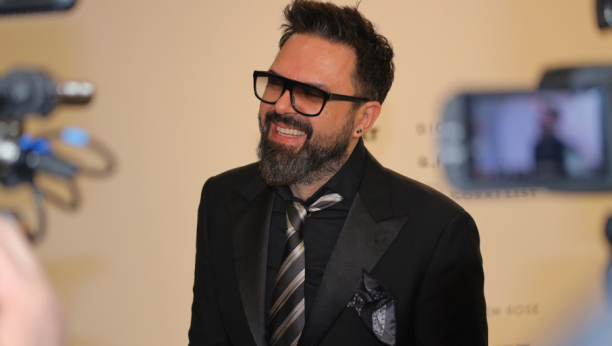 OVA LEPOTICA JE SESTRA PETRA GRAŠA! Udata je za košarkaša, poznaje Severinu, a izgledom pleni (FOTO)