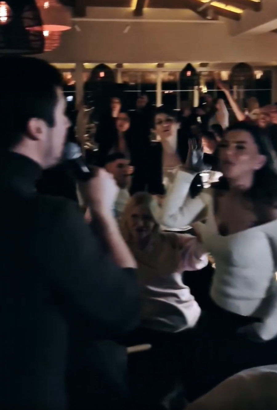 SLAVILO SE DO JUTRA Rokvići proslavili rođenje Angeline, MARKO I NIKOLA ZAPEVALI MARINKOVE NAJVEĆE HITOVE