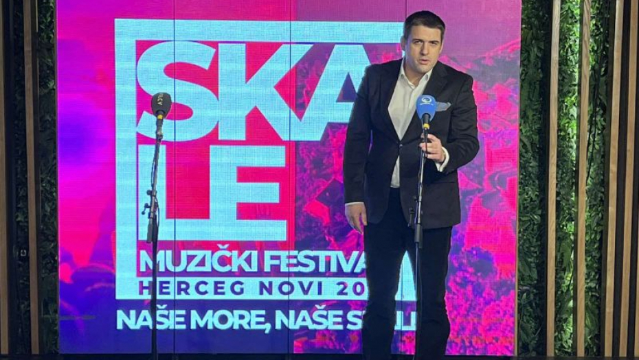 NAGRADA ZA NAJBOLJI MEDIJSKI PODUHVAT U 2022. GODINI Stoiljković: Naše je more, naše su Skale, naša je i cela Crna Gora! (VIDEO)