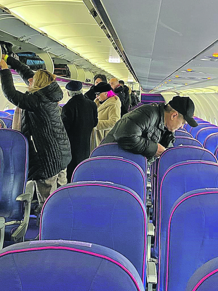 PUT PUTUJU Pevačica i harmonikaš uhvaćeni na Aerodromu Nikola Tesla