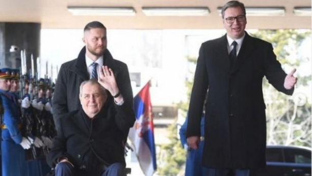 "SUSRET ISTORIJSKI" Vučić nakon razgovora sa Zemanom - "Sa velikim poštovanjem slušao sam mudre savete našeg prijatelja" (FOTO)