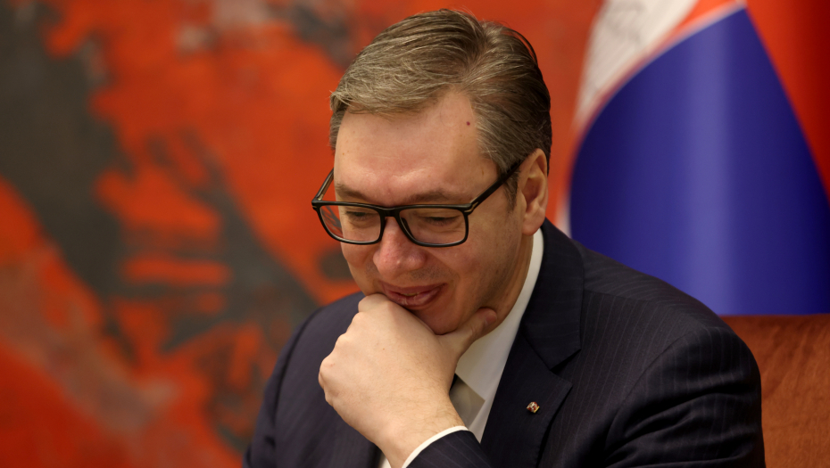 VUČIĆ SREĆAN I POČASTVOVAN Srbija učestvuje na Sajmu naoružanja i vojne opreme u UAE