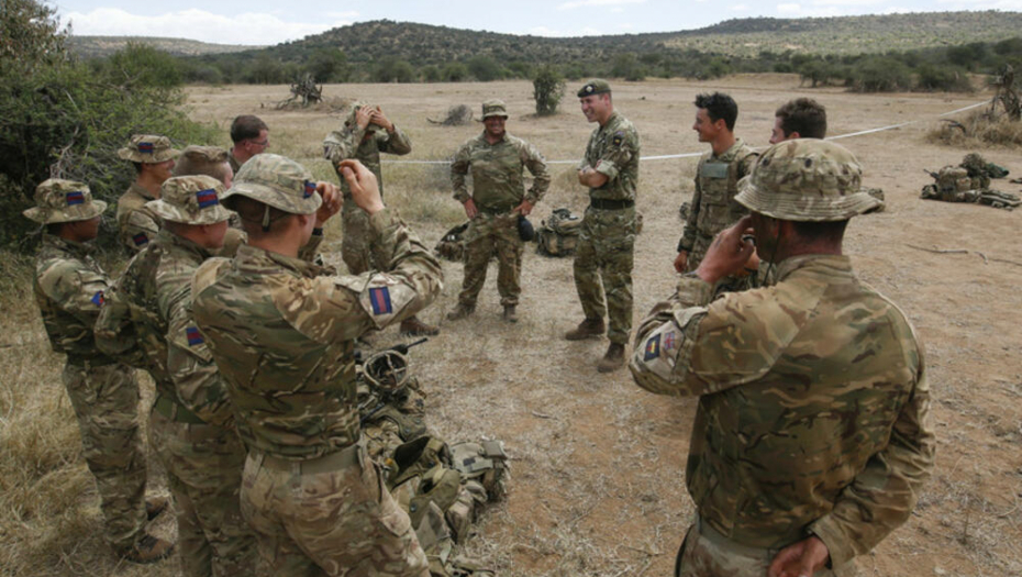 AMERIKANCI UPOZORILI ENGLEZE Britanska vojska više nije sila