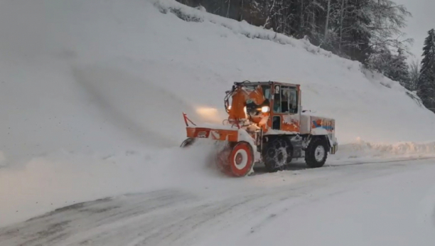OPREZ! Poledica i zimski uslovi vožnje u nekim delovima Srbije!