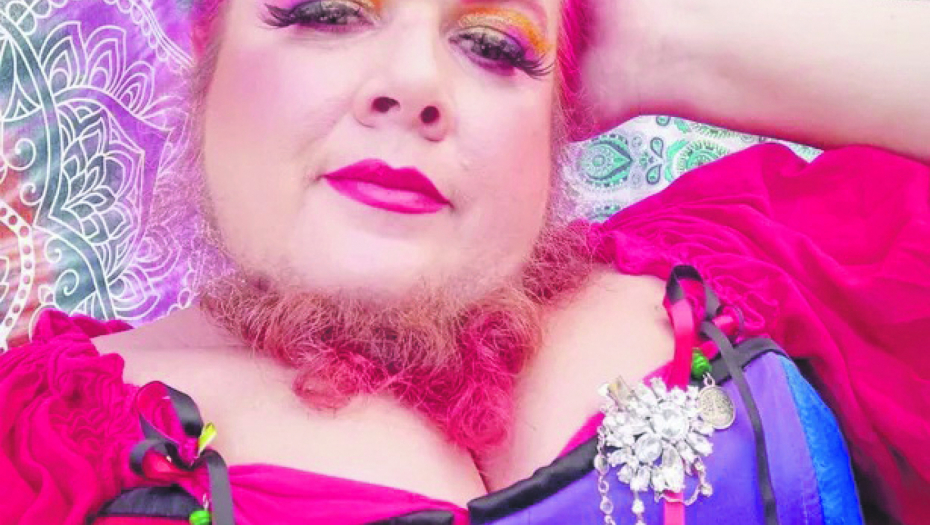 BRADATA DAMA ŠOKIRALA SVET INTIMNIM ŽIVOTOM! Sve rekla, bez pardona