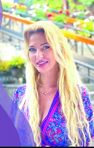 MOGU DA MI PLJUNU POD PROZOR! Milica Tarot ne vidi problem u tome što priča sa mrtvima