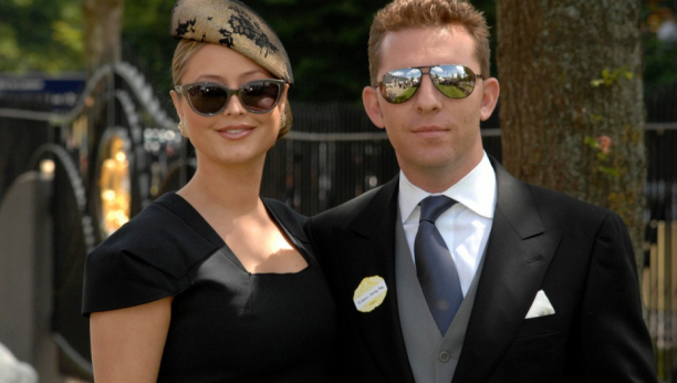 SRPKINJA SE UDALA ZA BRITANSKOG MILIONERA Pre njega bila je bez dinara, on je obasipa skupim poklonima, život joj je bukvalno bajka